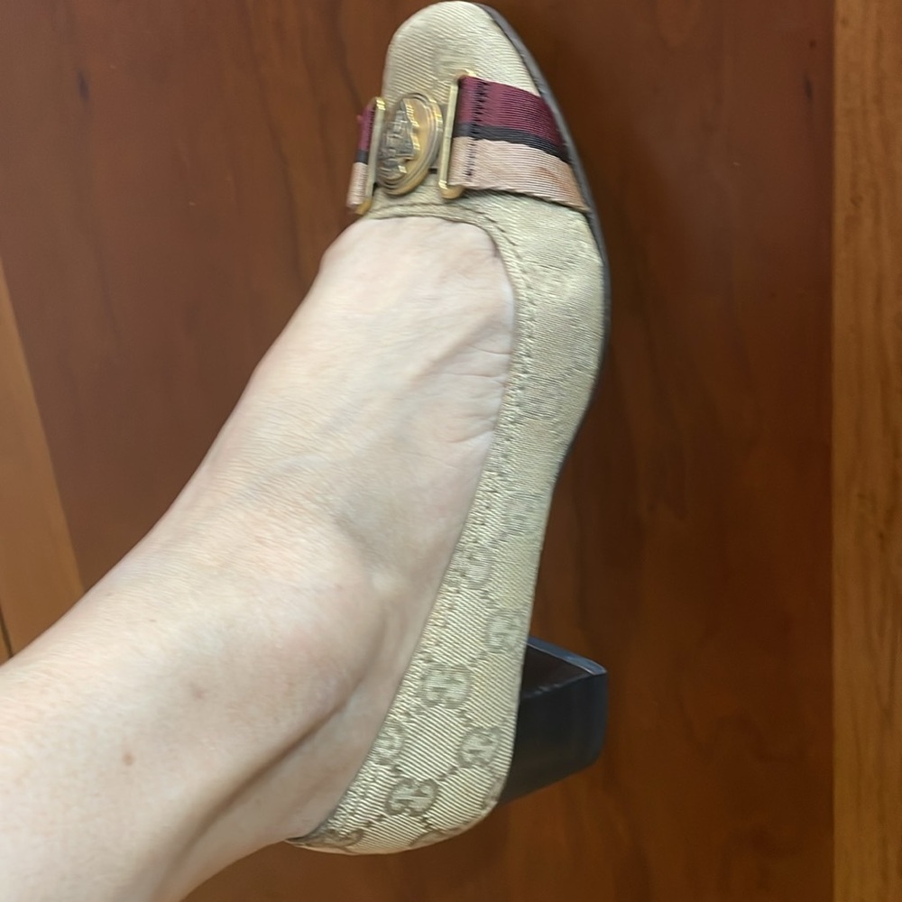 Gucci GG size EU 35 1/2 C Women’s designer Fashion US Size 5 - 5.5 Shoes
